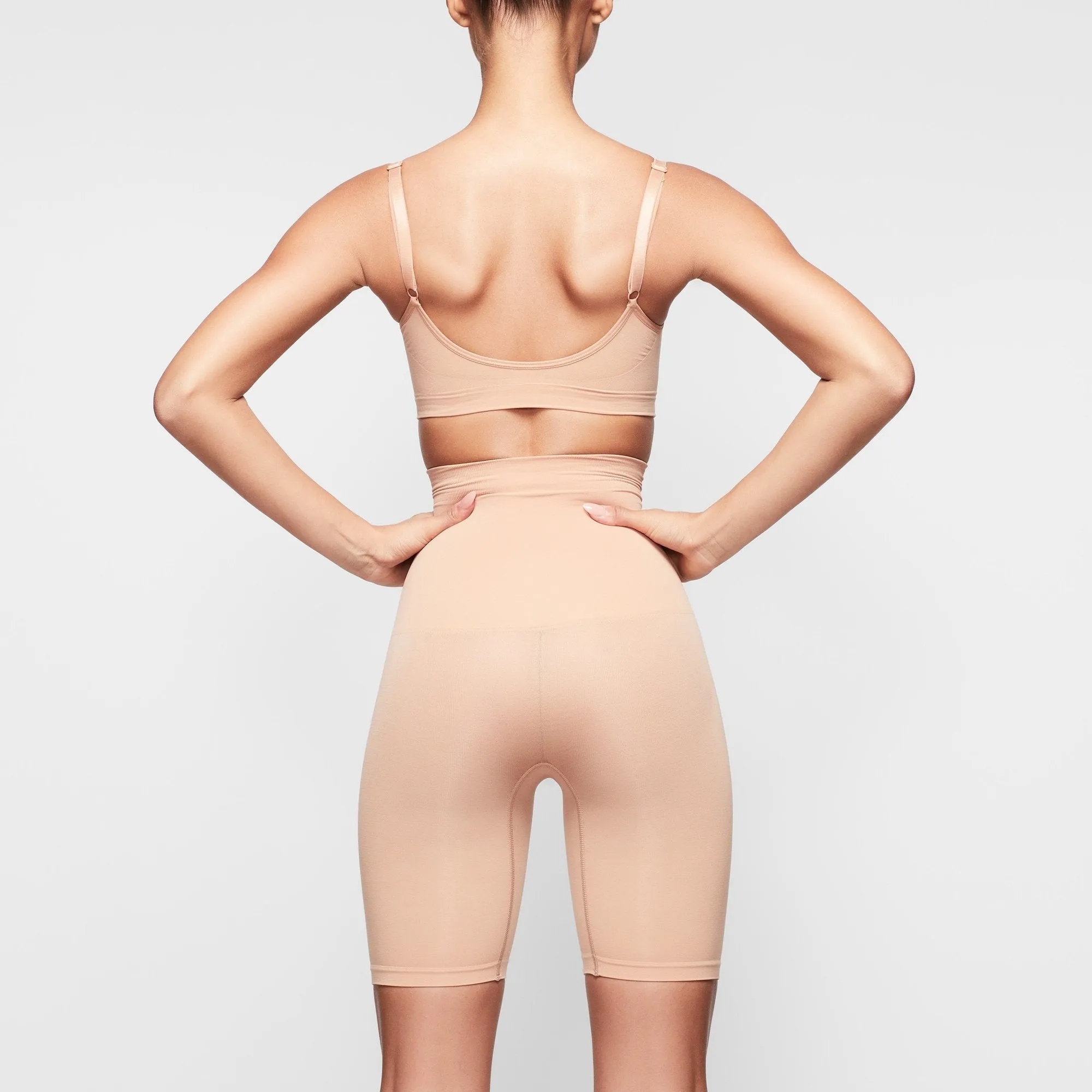 CORE CONTROL SHORT MID THIGH | OCHRE