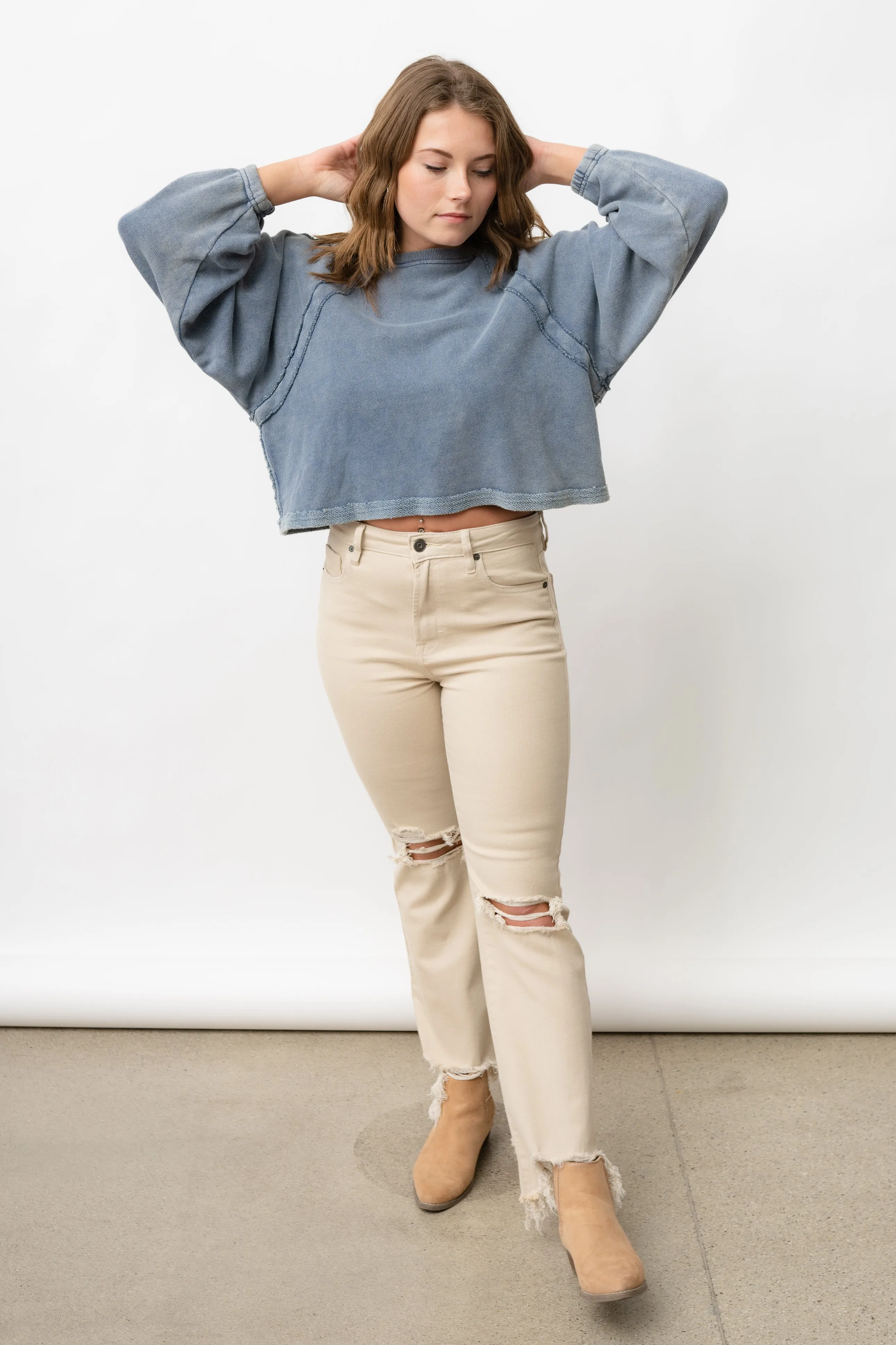 DIAMOND CROCHET RAGLAN SLEEVE CREWNECK