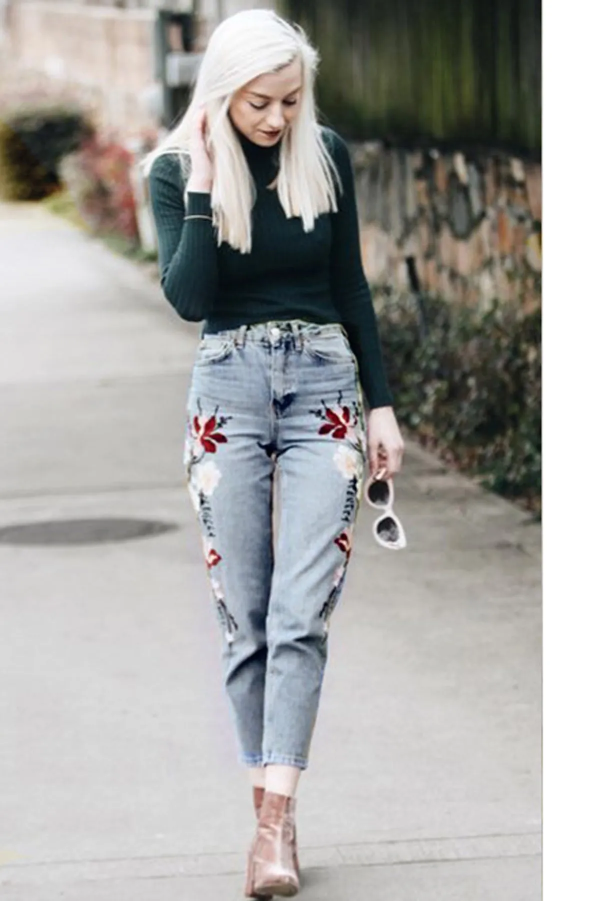 Embroidery Flowers Middle Waist Pencil 9/10 Pants