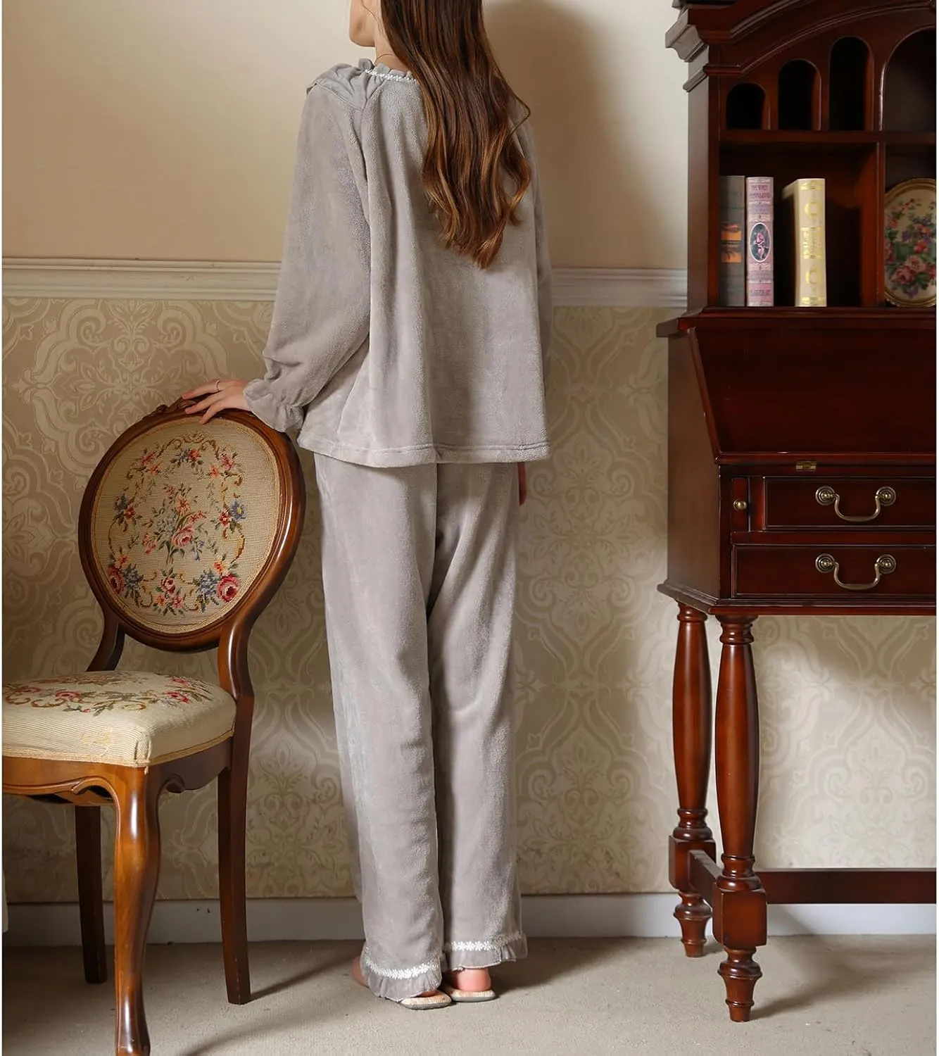 Lu's Chic Women's Fleece Pajama Set Cute Frilly Bowknot Ruffle V Neck Thick Warm Cozy Loungewear Winter Oversized Lounge Set