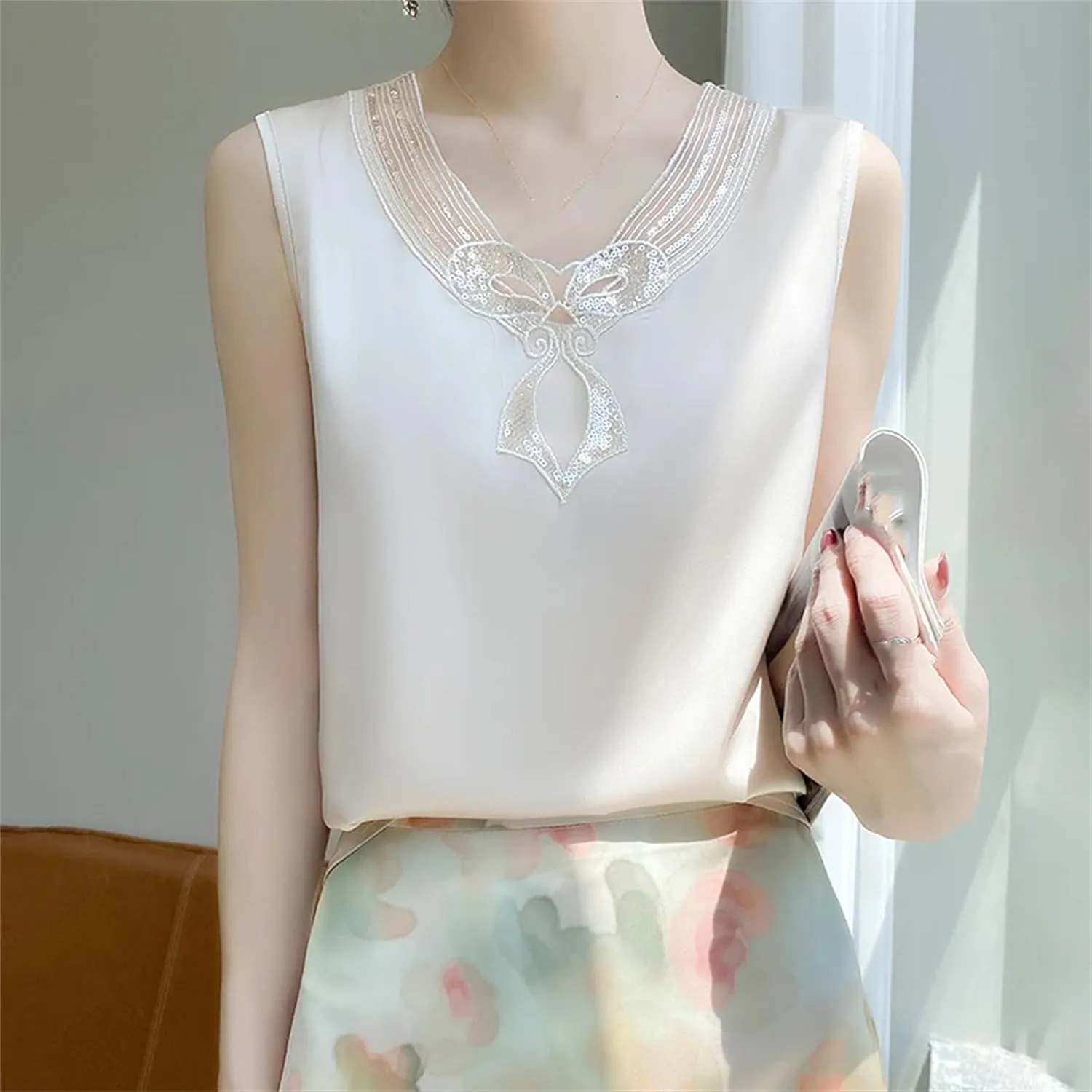 Women's Lace Trim Sequin Tank Top Summer Breathable Sleeveless V-Neck Vest Casual Loose Fit Undershirt for Lounge Wear
