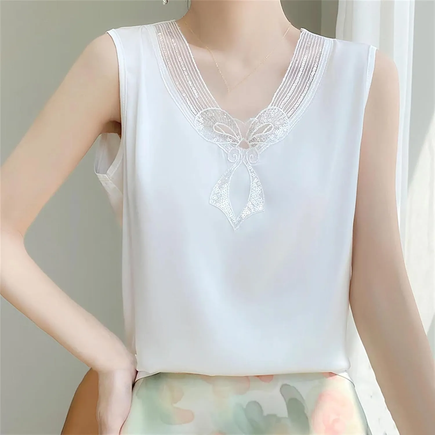 Women's Lace Trim Sequin Tank Top Summer Breathable Sleeveless V-Neck Vest Casual Loose Fit Undershirt for Lounge Wear