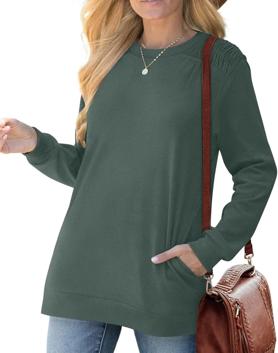 Womens Oversized Crewneck Sweatshirt Pleated Long Sleeve Tunic Tops Loose Fit Pullover Top Fall Clothes with Pockets